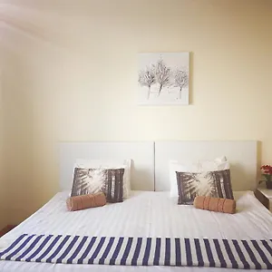 12 Greenpoint Guesthouse Alloggio in famiglia